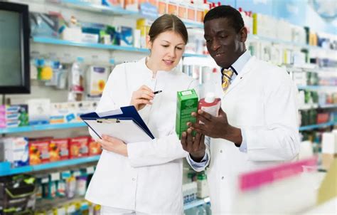 5 Key Differences: Medical Assistant Vs Pharmacy Tech