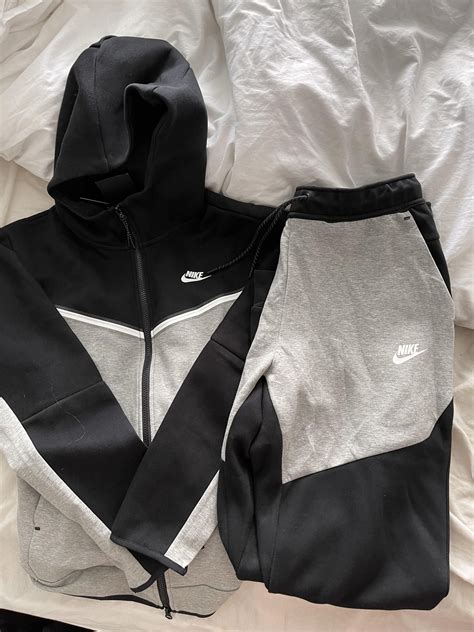 5 Tips For Styling Husky Nike Tech Fleece