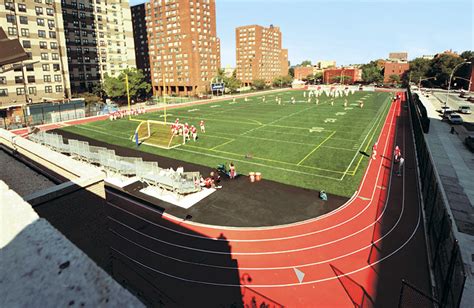 5 Ways Brooklyn Tech Football Dominates The Field