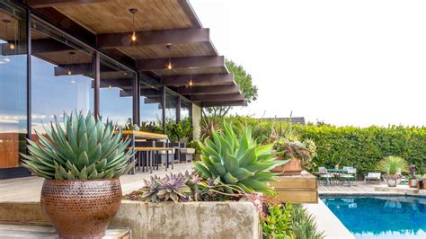 5 Ways Los Feliz Embraces Hi-Tech Living