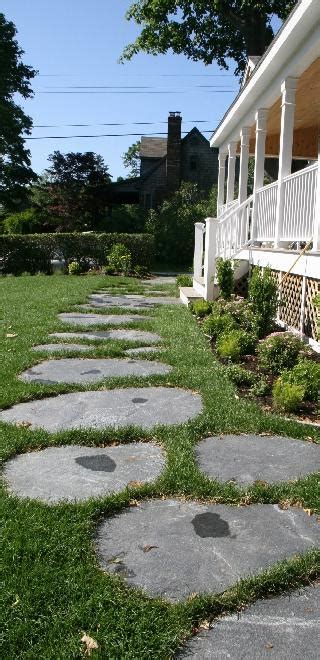 5 Ways To Enhance Your Yard With Techo Bloc Stepping Stones