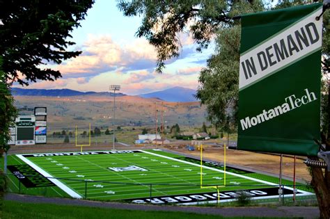 5 Ways To Rock Montana Tech Apparel