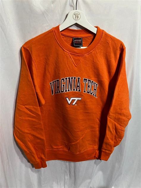 5 Ways To Style A Vintage Virginia Tech Sweatshirt