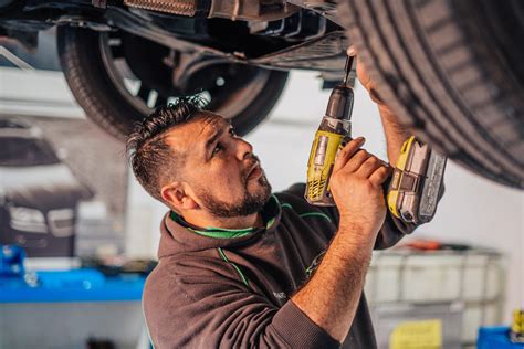 7 Essential Car Tech For Auto Care