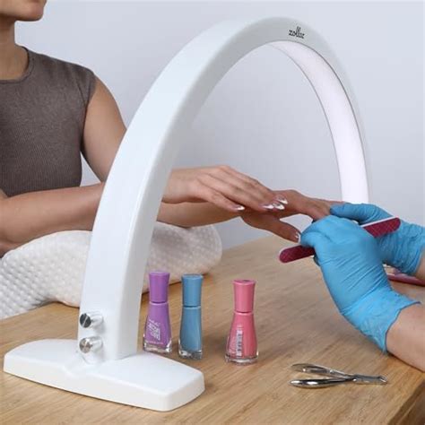 7 Essential Lamp Features For Nail Techs