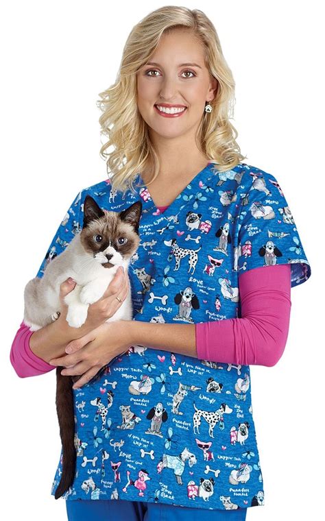 7 Essential Vet Tech Clothing Must-Haves