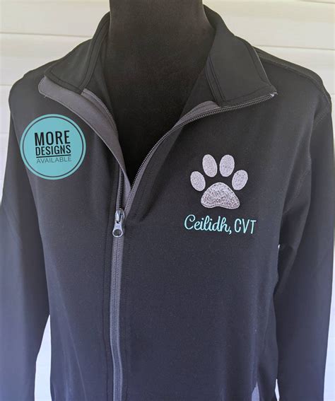 7 Essential Vet Tech Jackets For Animal Care Professionals