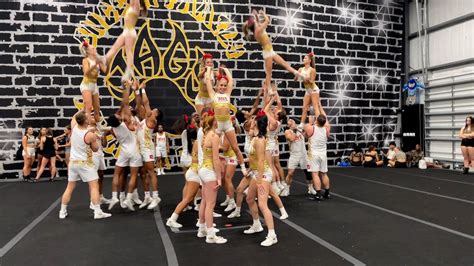 7 Ways Spirit Tech Revolutionizes Cheerleading