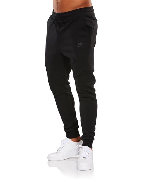 7 Ways To Style Mens Black Tech Pants