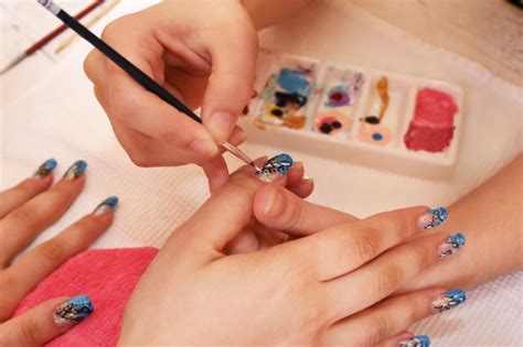 Become A Nail Tech In Dallas: Find Top Schools