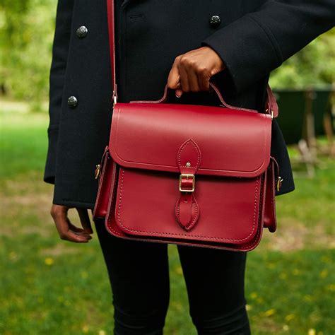 Cambridge Satchel Company Outlet: Discounted Luxury Bags