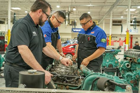 Diesel Tech Schools In Illinois: Find Top Training Programs