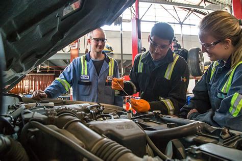 Diesel Tech Schools In Michigan: Training Programs Near You