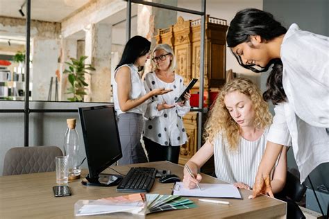 Empowering Women In Tech: Breaking Stereotypes And Barriers