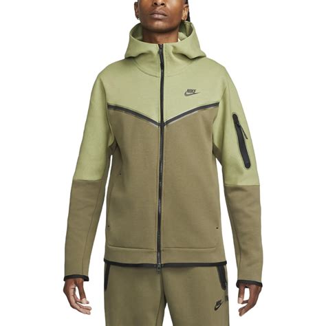 Olive Tech Fleece: The Ultimate Outdoor Wear Solution