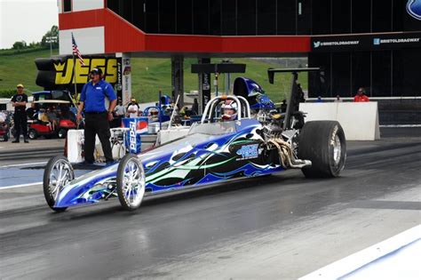 Race Tech Dragster: A Powerful Performance Racing Machine