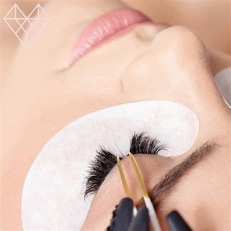 Top 5 Lash Tech Programs For Aspiring Artists